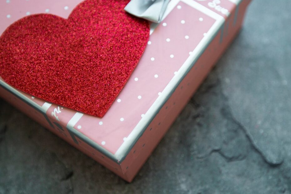 pretty-pink-gift-box-adorned-for-galentines-day