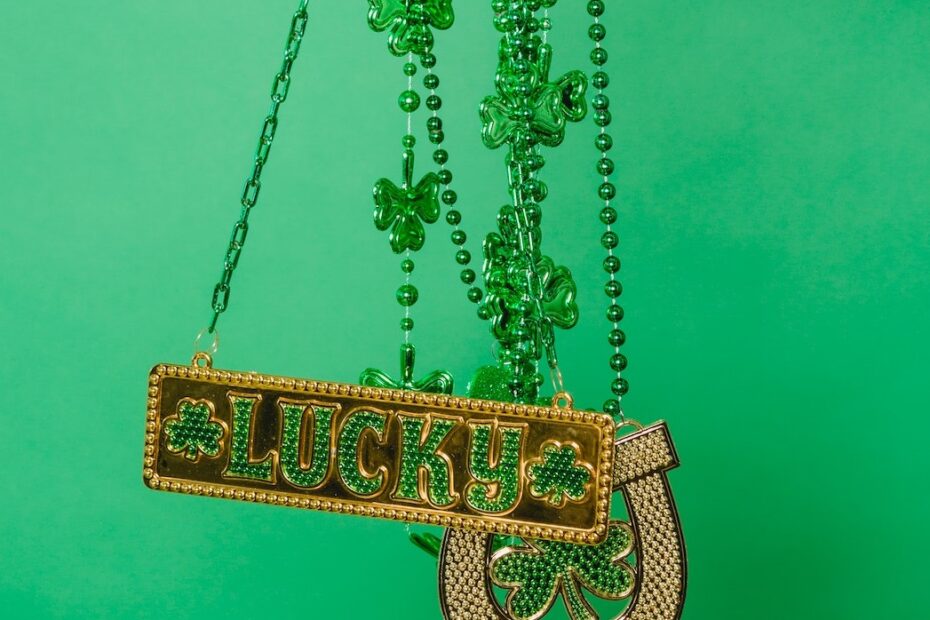 flashy-st-patricks-day-necklaces